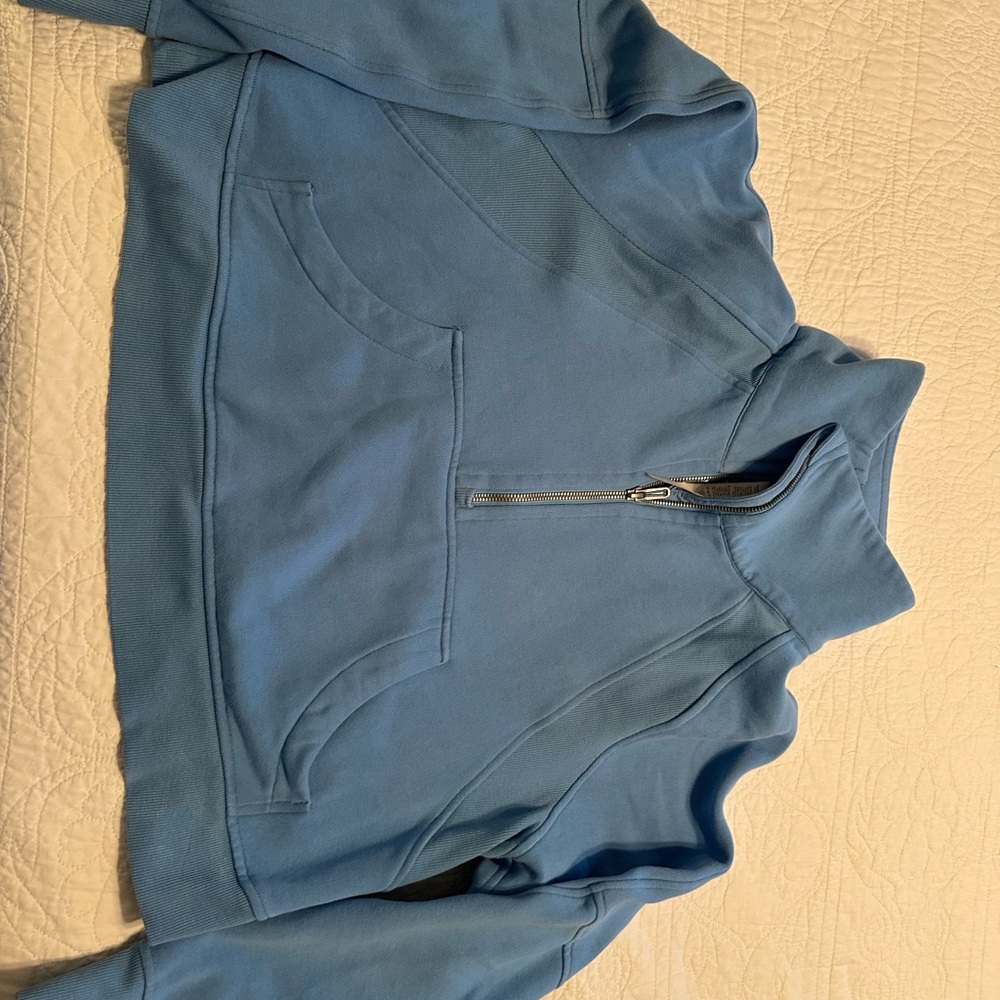 Lululemon Athletica Blue crop 1/2 Zip